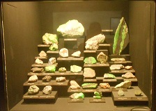 Fluorescent minerals, Smithsonian National Museum of Natural History